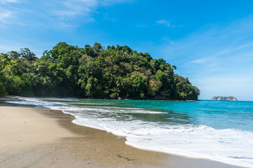 Fototapeta na wymiar Playa Espadilla at Manuel Antonio Park - Costa Rica