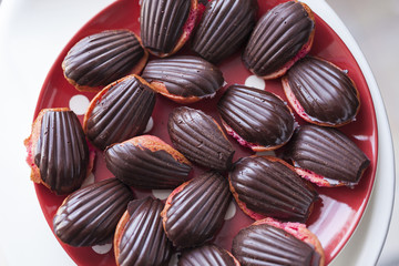 Madeleines enrob&eacute;es de chocolat