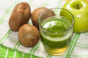 smoothie di kiwi e mela