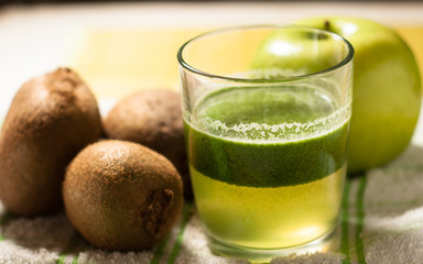 smoothie di kiwi e mela