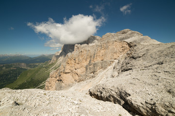cime con nuvole