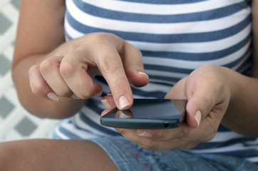 women using smartphone