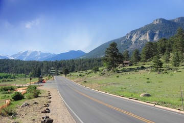 Fototapeta na wymiar Rocky Mountains road in Colorado