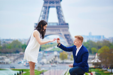 Romantic engagement in Paris