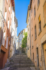 Fototapeta na wymiar Vienne/vieille ruelle avec escalier