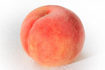 有機栽培の高級桃　 High-quality peach
