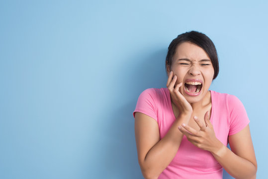 feel hurt with hypersensitive teeth