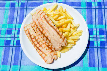 Wurstell with potato chips