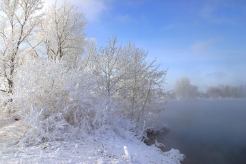 Frosty morning on the river