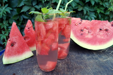 Detox water with watermelon and mint