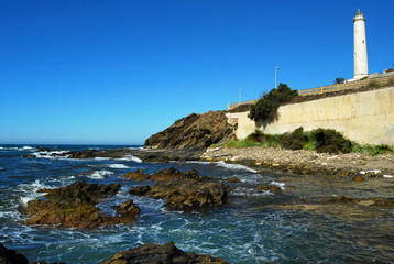 Fototapeta na wymiar Faro, Calaburras, playa, Mijas, Málaga, mar, paisaje, paisaje marítimo