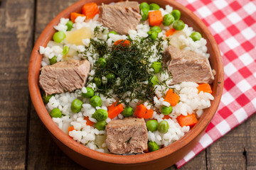 Cooked rice with beef and vegetables