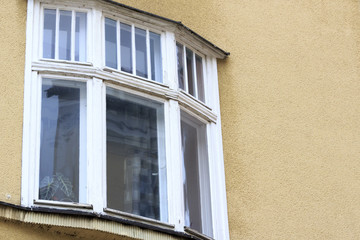 Fototapeta na wymiar Alte Kastenfenster mit Patina