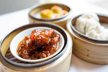 Chinese dim sum inside bamboo tray