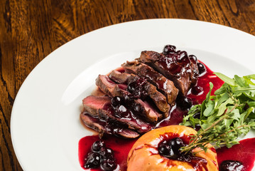 roasted beef with berry sauce