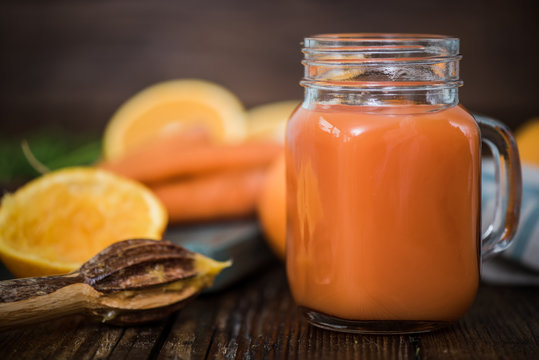 carrot and orange detox juice