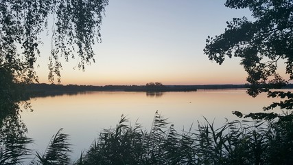 Jezioro wieczorem © michalsen