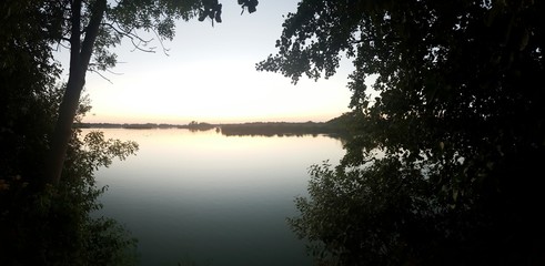 Okno na jezioro © michalsen