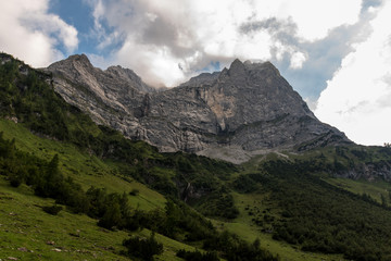Obraz na płótnie Canvas Summer hiking in the mountains of the European Alps in Austria