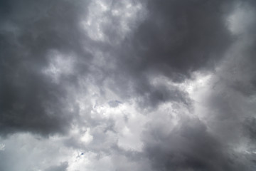 Obraz premium black clouds in the sky as the background