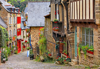 Fototapeta na wymiar Vieilles maisons dans la ville de Dinan, Bretagne 
