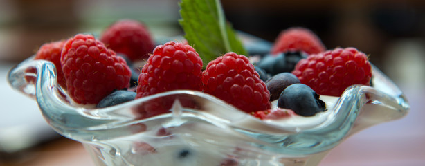 Yogurt with red fruit 