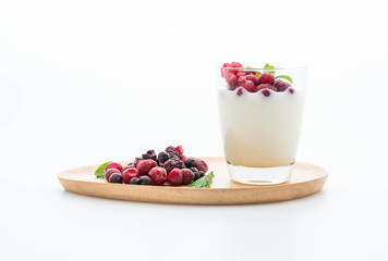 yogurt with mixed berries