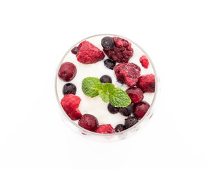 yogurt with mixed berries