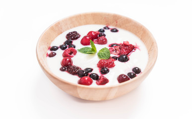 yogurt with mixed berries