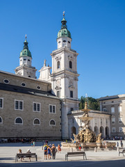 Salzburger Domplatz mit Mariensäule