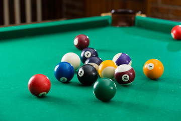 Billiard balls on green table with billiard cue, Snooker, Pool g