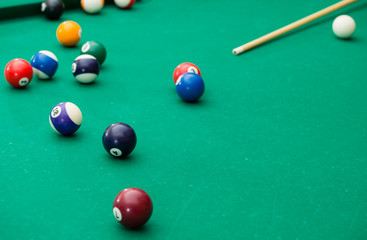 Billiard balls on green table with billiard cue, Snooker, Pool g