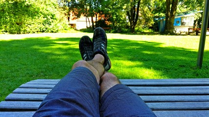 irgendwo auf einer parkbank i I