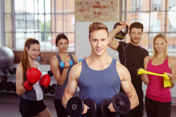 krafttraining im fitness-club