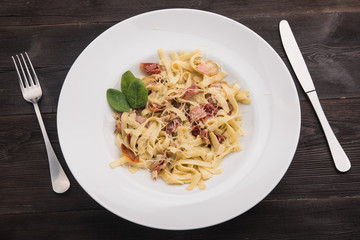 pasta with bacon amd mint