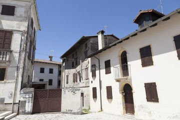 Fototapeta na wymiar Case storiche di Valvasone