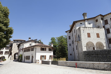 Scorcio di piazza castello, Valvasone