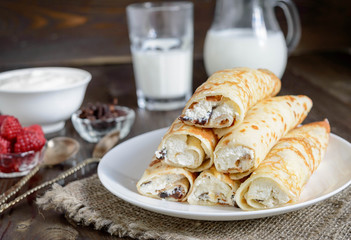 pancake stuffed with ricotta and raisin