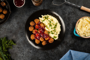 Meatballs and mashed potatoes