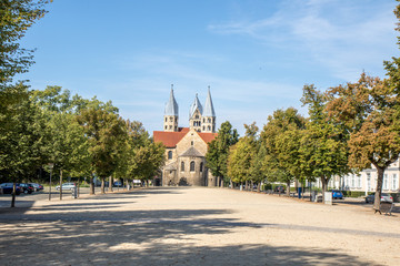 Obraz premium Dom zu Halberstadt , Detailaufnahme Kirchenfenster