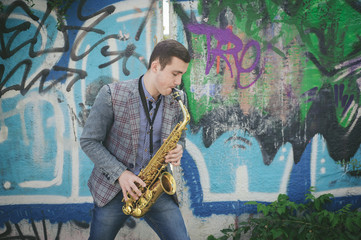 busker outdors hd
