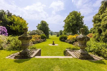 Fototapeten Landscaped garden at a Country Estate. © Debu55y