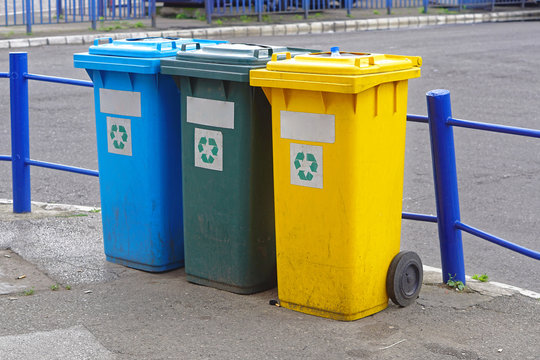 Recycling waste bin