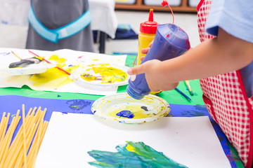 Hands of painting