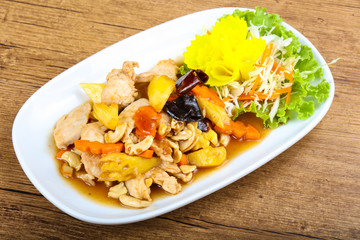 Chicken with pineapple and cahew nuts