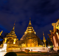 Obraz premium Wat Phra Singh at dusk, Chiang Mai, Thailand