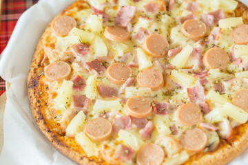 Ham and pineapple hawaiian pizza