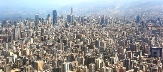 Fototapeta premium Widok z lotu ptaka na Bejrut, Liban
