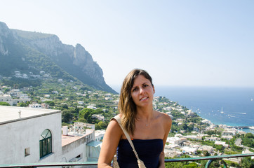 Fototapeta na wymiar Ragazza a Capri