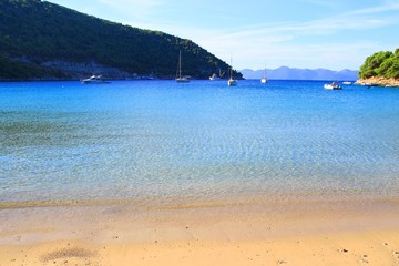 Fototapeta na wymiar Beautiful beach in Prapratno, peninsula Peljesac in Croatia
